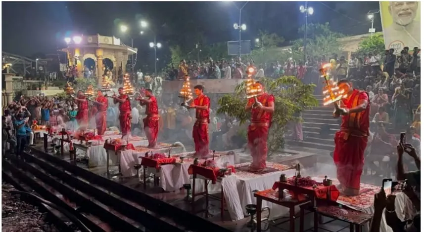 Dashashwamedh Ghat Ganga Aarti - Big Cab Varanasi